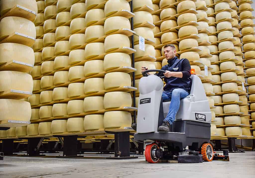 Ride On Floor Cleaner For The Food Industry