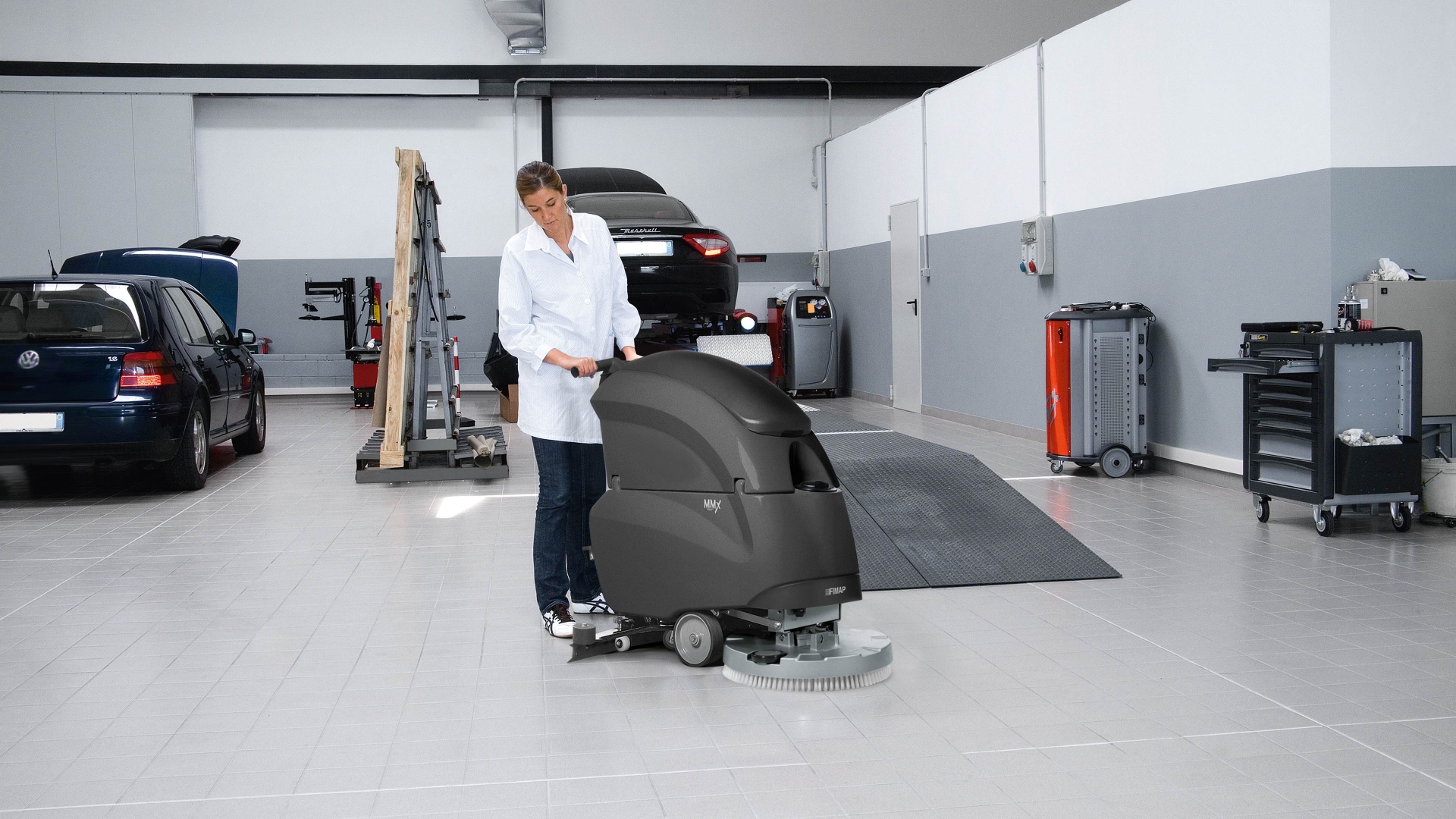 CAR DEALER UK SCRUBBER DRYER